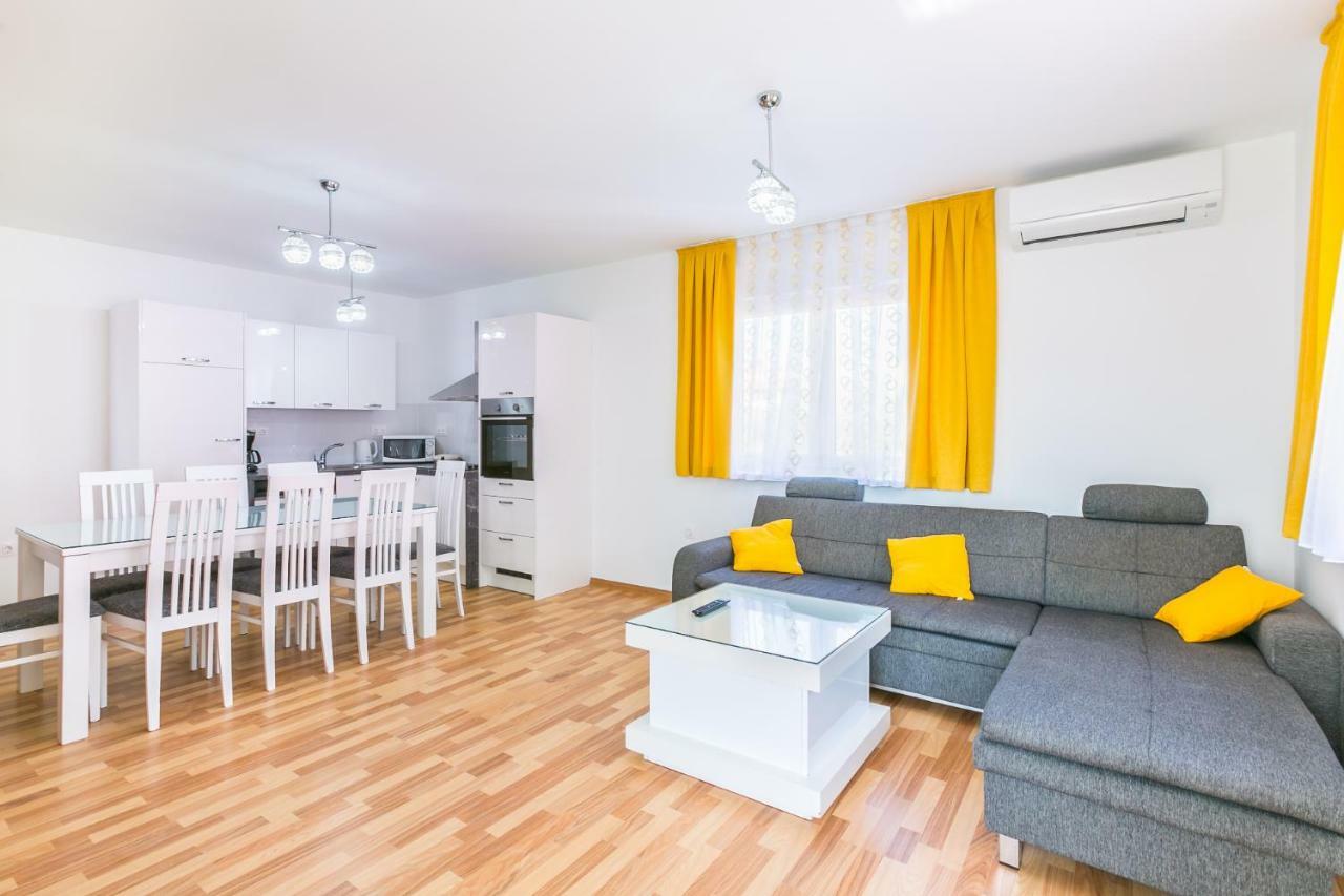 Dragan K2 Hotel Medulin Bagian luar foto
