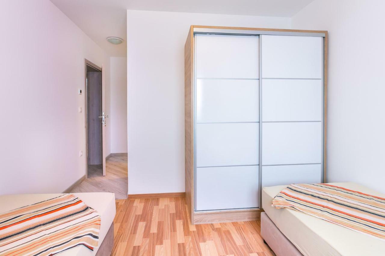 Dragan K2 Hotel Medulin Bagian luar foto