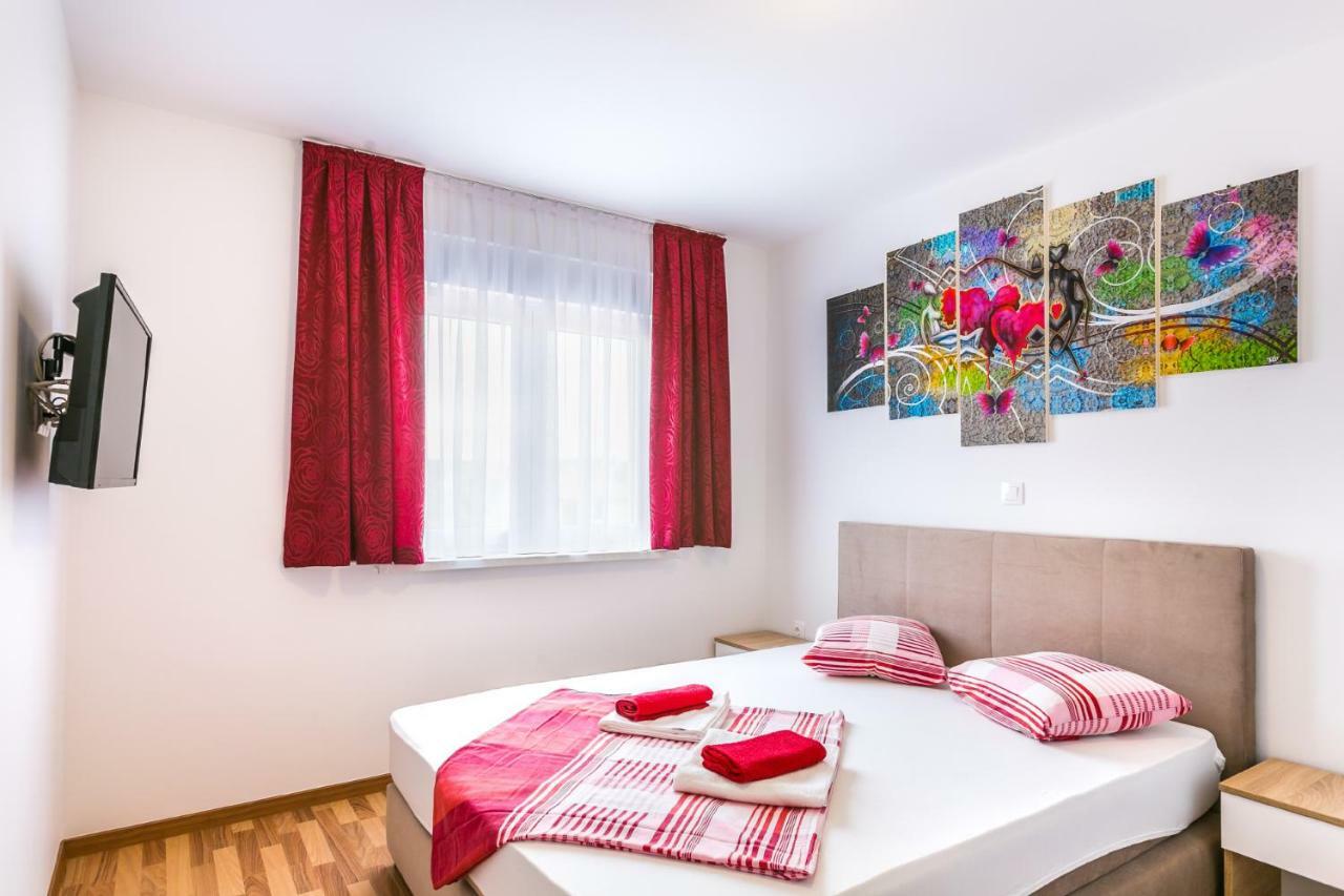 Dragan K2 Hotel Medulin Bagian luar foto