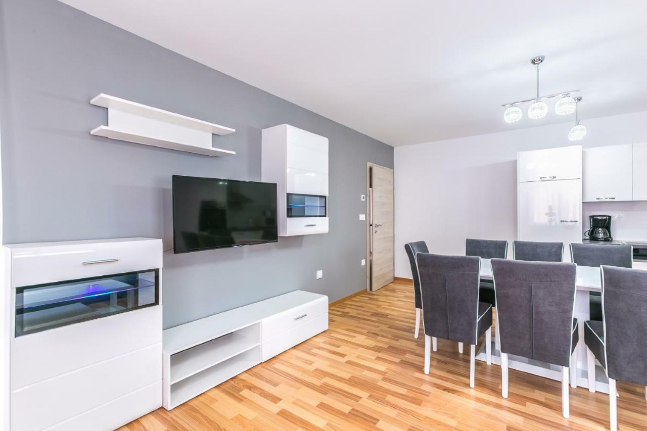 Dragan K2 Hotel Medulin Bagian luar foto