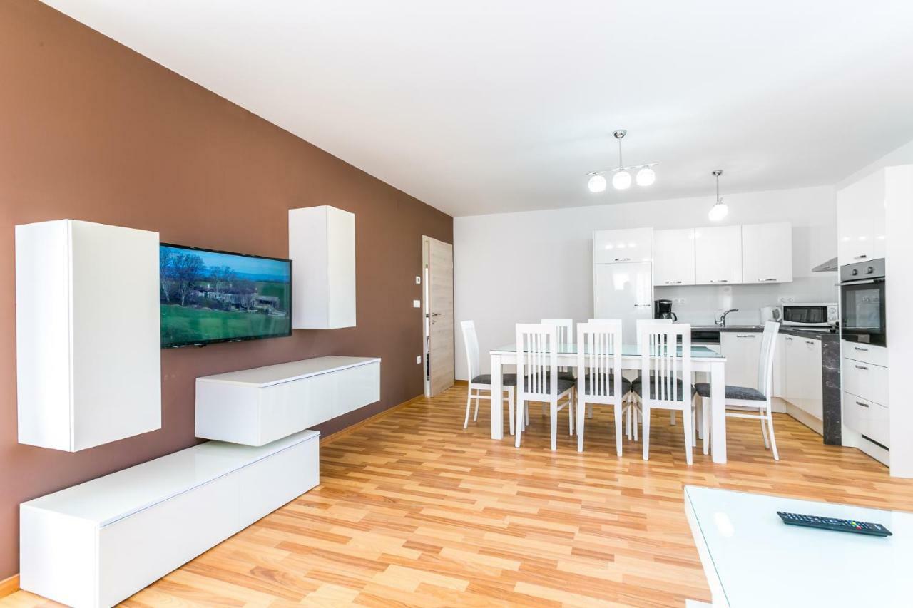 Dragan K2 Hotel Medulin Bagian luar foto