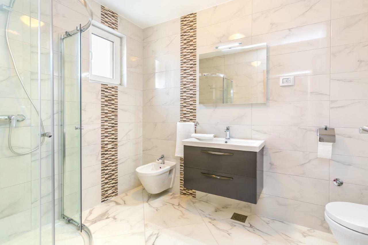 Dragan K2 Hotel Medulin Bagian luar foto