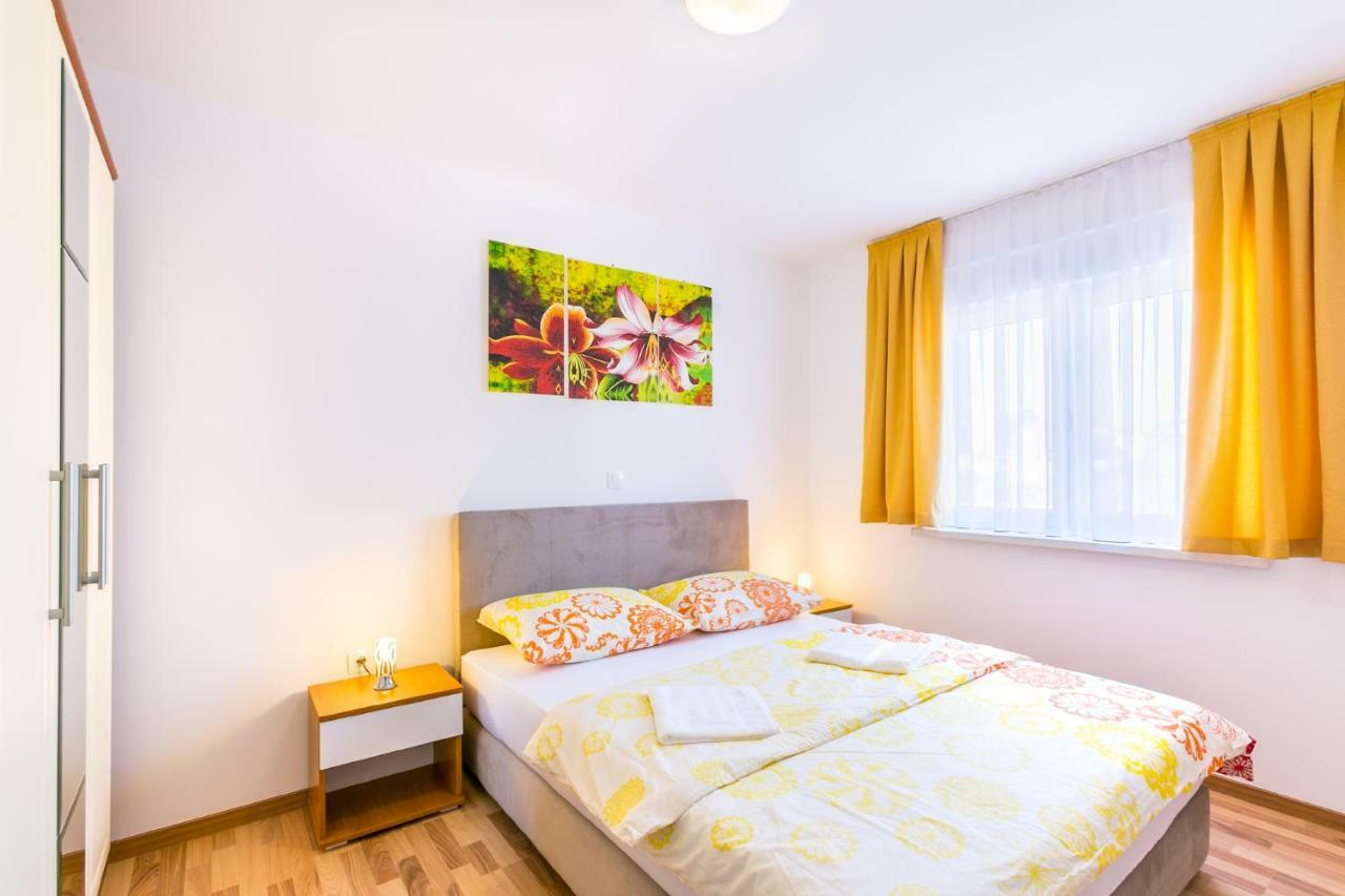 Dragan K2 Hotel Medulin Bagian luar foto
