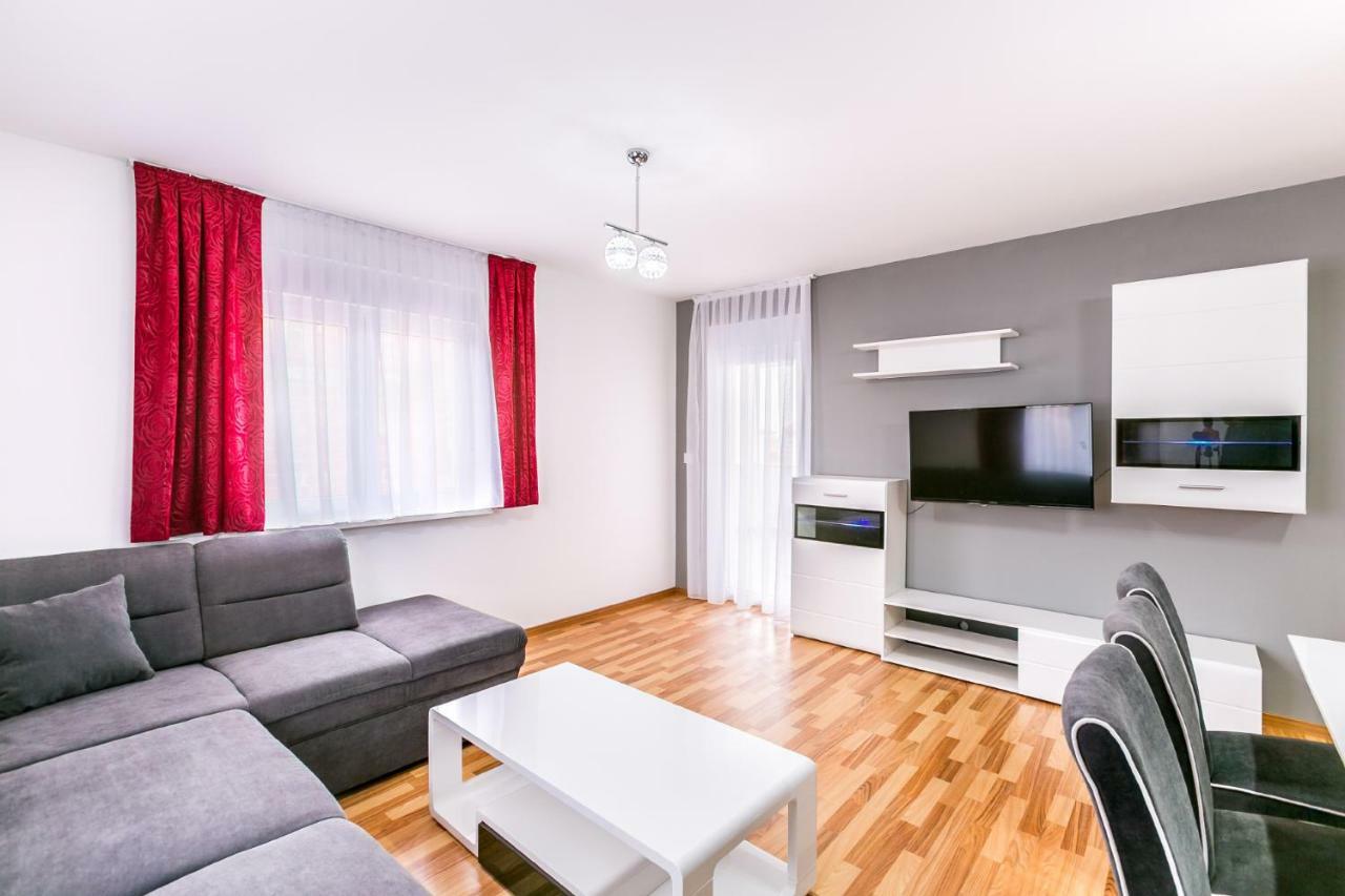 Dragan K2 Hotel Medulin Bagian luar foto